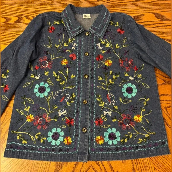Embroidered Denim Jacket with Floral Design - Picture 6 of 12